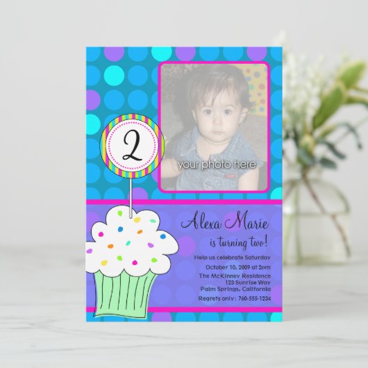 Blue Polkadots Cupcake Birthday Kaart (Staand voorkant)