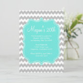Blue Quatrefoil Chevron Birthday Uitnodiging (Staand voorkant)