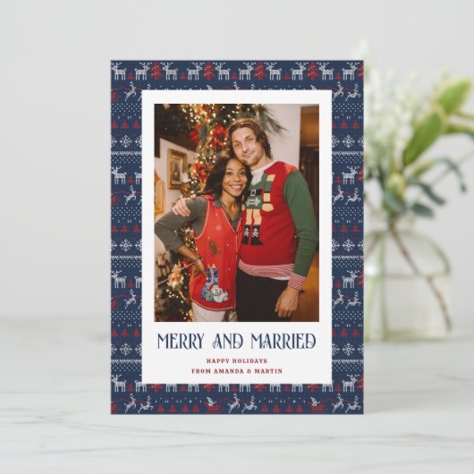Blue Red Ugly Sweater Merry en huwelijksfoto Feestdagenkaart (Staand voorkant)