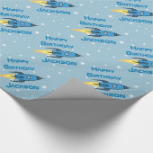 Blue Retro Rocket Ship Personalized Birthday Boy Cadeaupapier (Hoek)