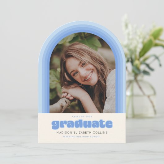 Blue Retro Striped Arch Graduation Announcement Kaart (Staand voorkant)