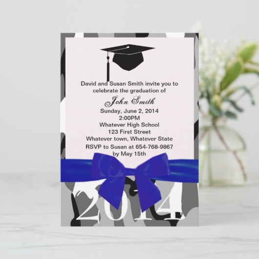 Blue Ribbon en Grey Camo Afstuderen Kaart (Staand voorkant)