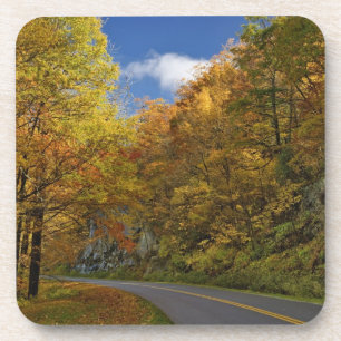 Blue Ridge Parkway kronkelend door herfstkleuren Onderzetter