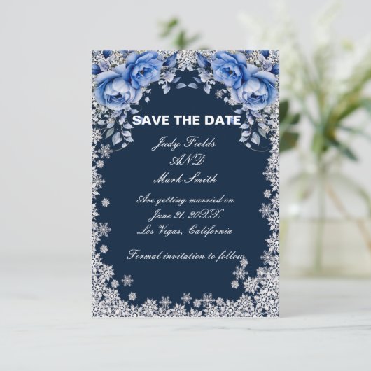Blue Rozen Snowflake Christmas Save The Date Kaart (Staand voorkant)