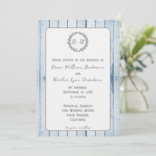 Blue Rustic Monogram Wedding Uitnodiging (Staand voorkant)