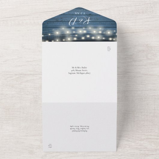 Blue Rustic Wood String Lights QR Code Weddenschap All In One Uitnodiging (Buitenkant)