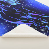 Blue Sherpa Blanket Horse die 's nachts rondloopt Deken (3/4)