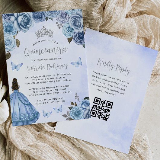 Blue Silver Floral Waterverf QR Code Quinceañera Kaart