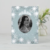 Blue Silver Snowflake Photo Quinceanera Folie Uitnodiging (Staand Voorkant)