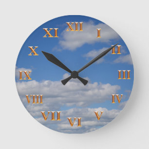 Blue Sky en Clouds - Gold Roman Numerals Ronde Klok