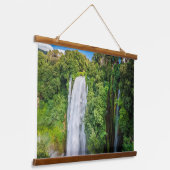 Blue Sky Green Gouden Vegetatie Cascading Water Hangend Wandkleed (Gebogen)
