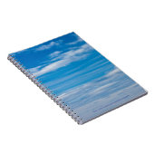 Blue Sky met Cloud Streaks Notitieboek (Rechterzijde)