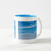 Blue Sky met Cloud Streaks Tweekleurige Koffiemok (Voorkant rechts)