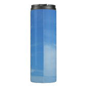 Blue Sky met White Clouds Abstracte Natuur Foto Thermosbeker (Achterkant)