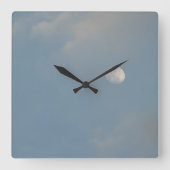 Blue Sky Moon Wall Clock Vierkante Klok (Voorkant)