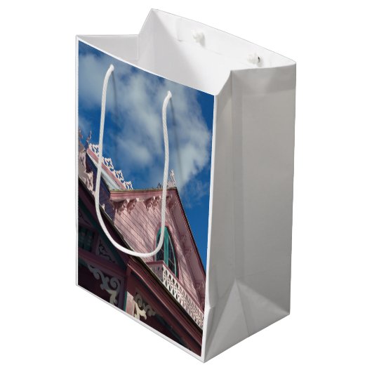 Blue Sky Pink Roofline - Martha's Vineyard Medium Cadeauzakje (Voorkant Gekanteld)