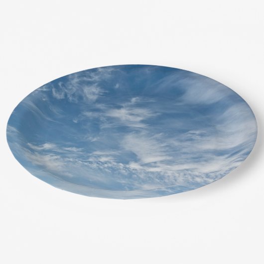 Blue Sky Verspreid Wit Wolken Blauw Patroon Papieren Bordje (Gekanteld)