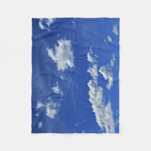 Blue Sky White Clouds Fleece Blanket (Voorkant)