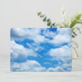 Blue Sky White Clouds Heavenly Skies Background (Staand voorkant)