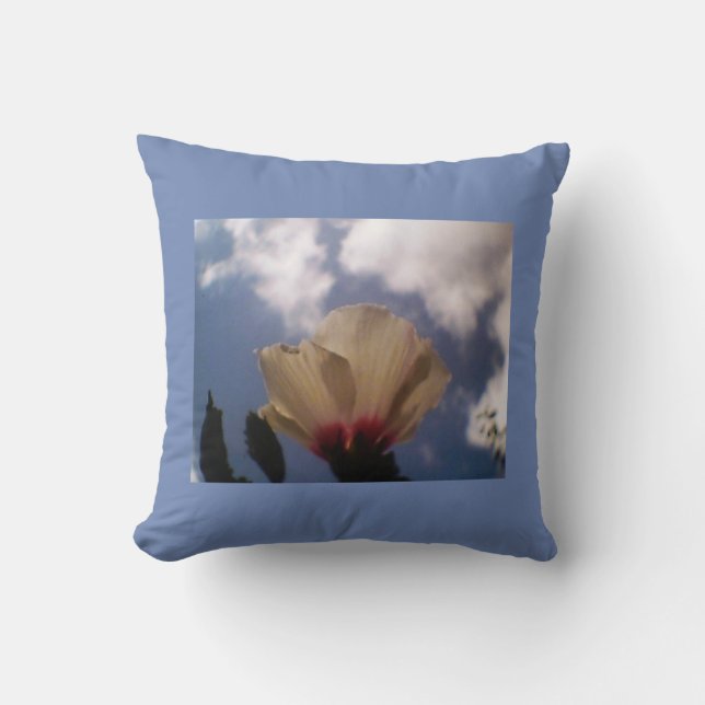 Blue Sky White Rose Kussen (Voorkant)