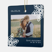 Blue Snowflake 1 Kerstmis als Mr & Mrs Foto Keramisch Ornament (Links)