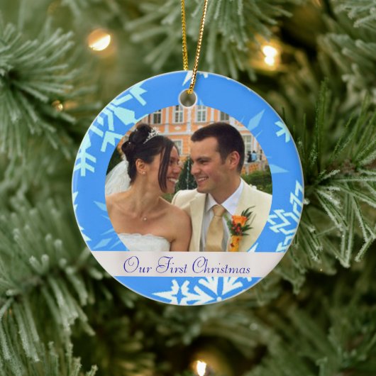 Blue Snowflake Ons eerste kerstfoto-Ornament Keramisch Ornament (Boom)