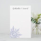 Blue Snowflake op White Winter Wedding Briefpapier (Staand voorkant)