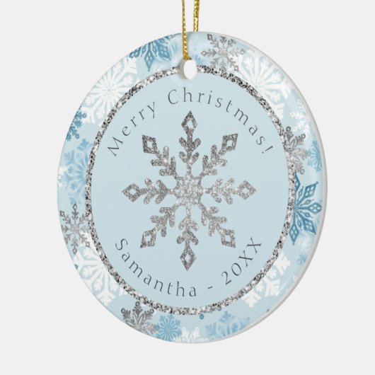 Blue Snowflake Persoonlijke naamdatum Keramisch Ornament (Links)