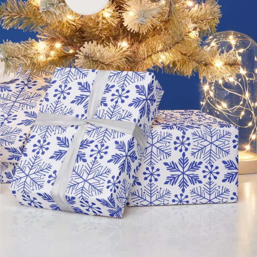 Blue Snowflakes Kerstvakantie Winter Gift Cadeaupapier (Feestdagen)