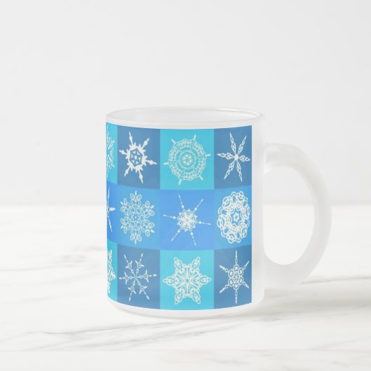 Blue Snowflakes Patroon Matglas Koffiemok (Rechts)