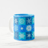 Blue Snowflakes Patroon Tweekleurige Koffiemok (Voorkant links)