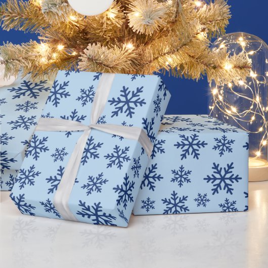 Blue Snowflakes Winter Verjaardag Cadeau Naadloos Cadeaupapier (Feestdagen)