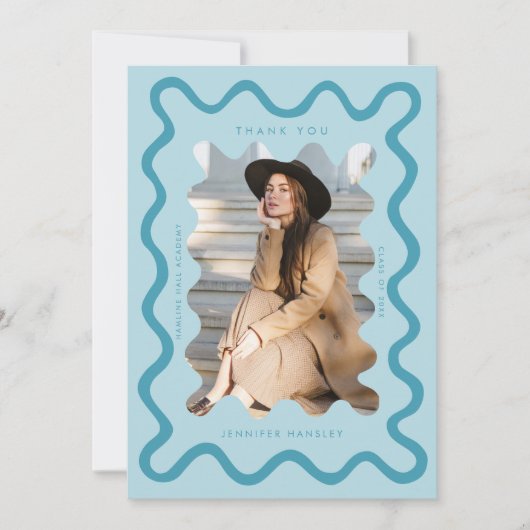 Blue Squiggly Wavy Lijst Afstuderen Dank u Aankondiging (Voorkant)