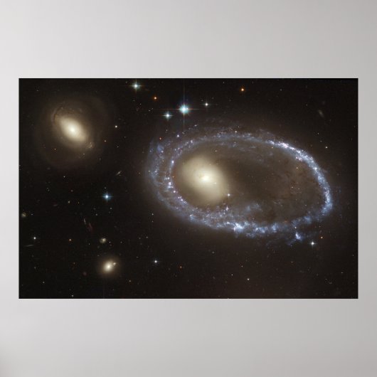 Blue Stars Ring Nucleus of Galaxy AM 0644-741 Poster (Voorkant)
