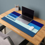 Blue Stripes Pattern Bureaumat<br><div class="desc">Verbeter uw werkruimte met de Blue Stripes Pattern Desk Mat. Met een strak en modern gestreept ontwerp in verschillende tinten blauw, biedt deze mat een glad oppervlak voor uw toetsenbord en muis terwijl u een stijlvolle toets aan uw bureau toevoegt. Perfect voor thuiskantoren, gamesetups of als een doordacht cadeau voor...</div>
