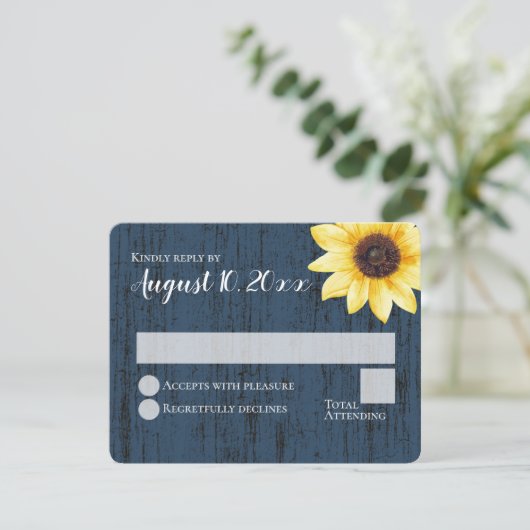 Blue Sunflower Rustic Barn Wood Wedding Response Kaart (Staand voorkant)