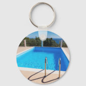Blue swimming pool with steps at sea sleutelhanger (Voorkant)