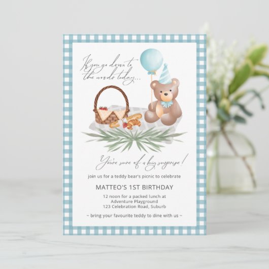 Blue Teddy Bear Balloon Picnic 1e verjaardag Kaart (Staand voorkant)