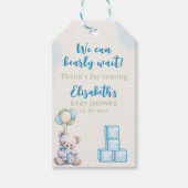 Blue Teddy Bear "We Can Bearly Wait" Baby Shower Cadeaulabel (Voorkant)
