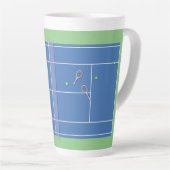 Blue Tennis Court Modern Tennis Player Latte Mok (Rechterhoek)