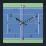 Blue Tennis Court Modern Tennis Player Vierkante Klok<br><div class="desc">Een gepersonaliseerd klassiek tennisrechtsontwerp in blauw met klassieke, chic, preppy & elegant tennisrackets en groene tennisballen. Eenvoudig, minimalistisch cadeau voor je tenniscoach of tennisteam. Speciaal cadeau voor een tennisspeler. Blauwe tennisrechter illustratie. Trendy tennisspelers thuis decor. Trendy moderne tennisspelersgiften. Cool retro modern cadeau voor je schooltenniscoach of schooltennisteam! Tennis trouwideeën. Tennis...</div>