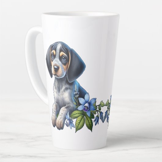 Blue Tick Hound Puppy met delicate blauwe bloemen Latte Mok (Linkerhoek)