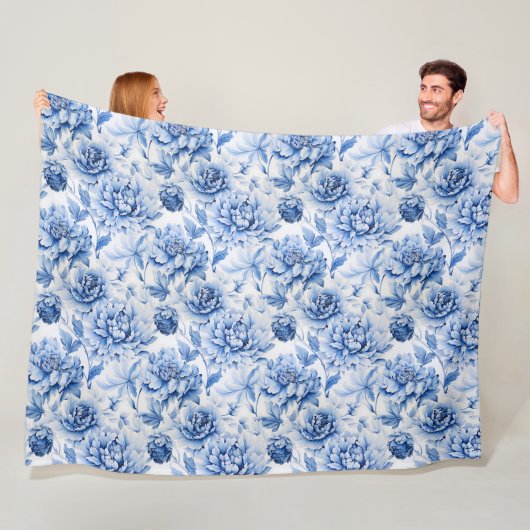 Blue Toile de Jouy Fleece Deken (In situ)