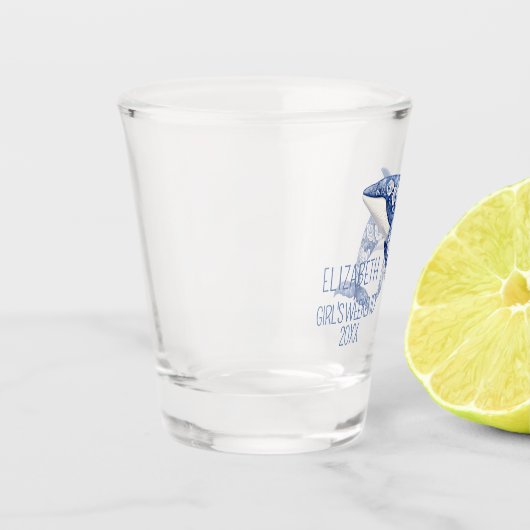 Blue Toile Floral Beach Dolfijn Gepersonaliseerd Shot Glas (Links)