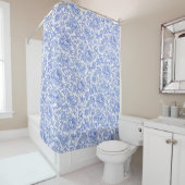 Blue Toile Floral Pattern Classic Botanical Douchegordijn (In situ)
