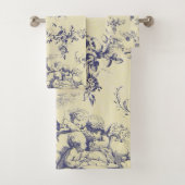 Blue Toile French Country Cherub Pattern Bad Handdoek (Insitu)