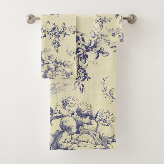 Blue Toile French Country Cherub Pattern Bad Handdoek (Insitu)