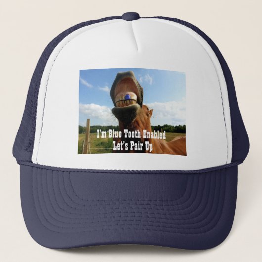 Blue Tooth Enabled Horse Trucker Pet (Voorkant)
