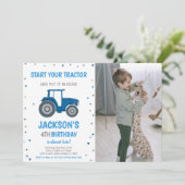 Blue Tractor Birthday-uitnodigingen met foto Kaart (Staand voorkant)