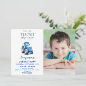 Blue Tractor Verjaardag uitnodiging met Foto (Staand voorkant)